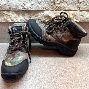 OZARK Trail Boone II leather camo hiking boots Unisex youth Sz. 3 1/2 WATERPROOF